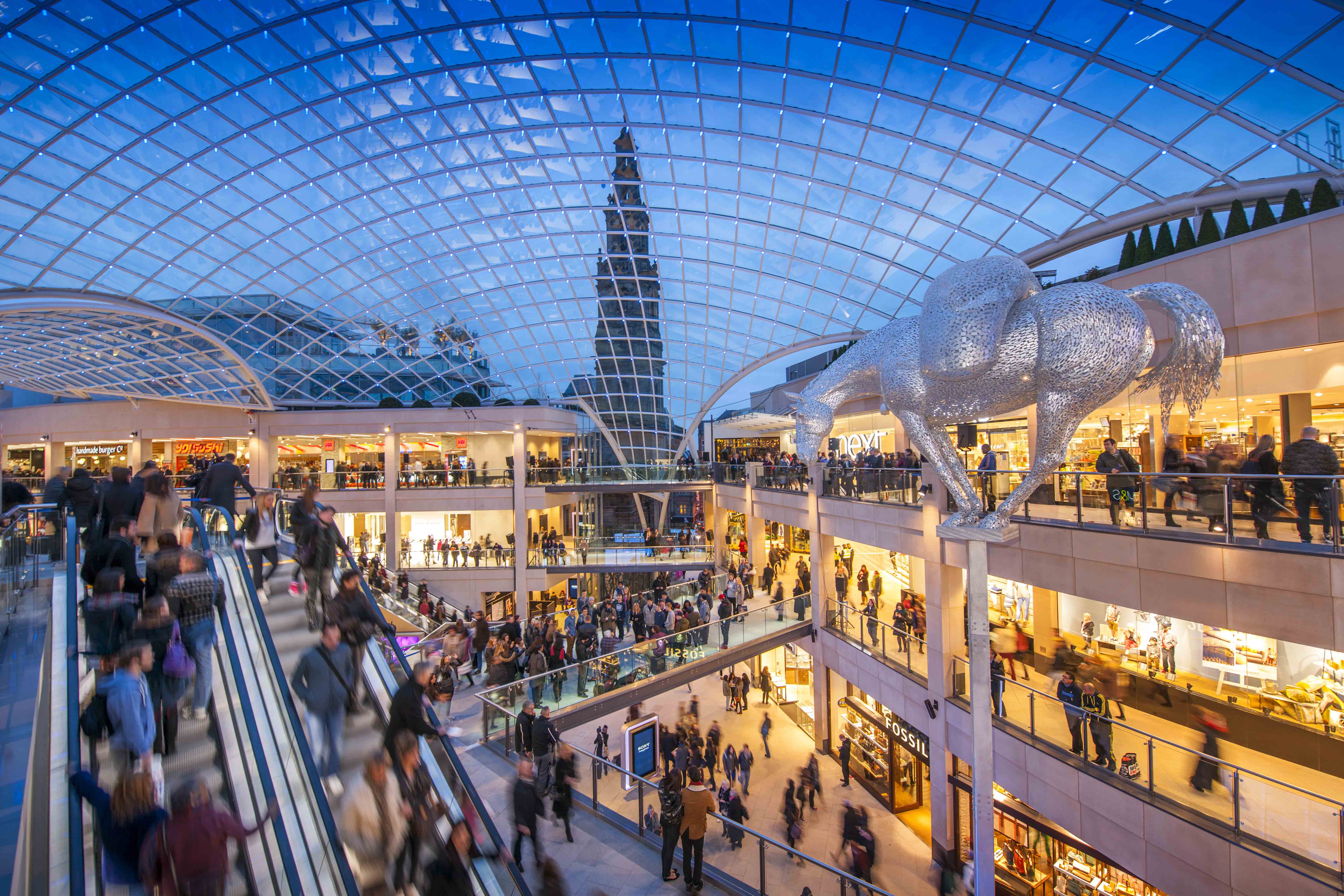 Торговые центры лондона. Trinity Leeds. Самый красивый торговый центр в мире. Торговые центры в Великобритании. Торговый центр в хорошей качестве.