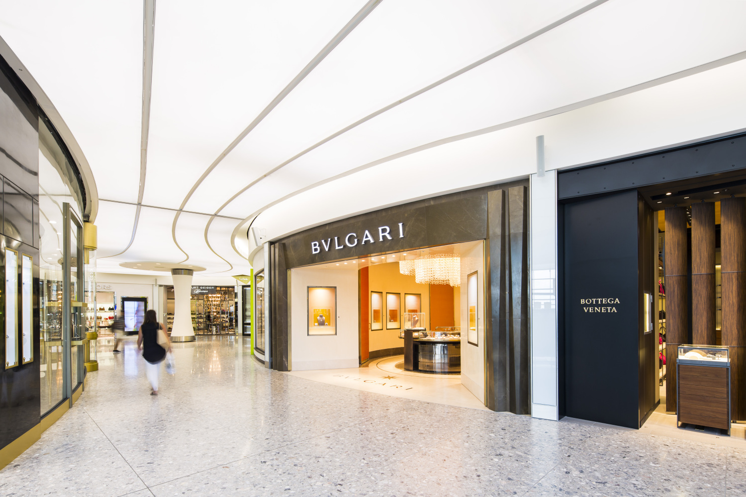 heathrow terminal 2 shops bulgari