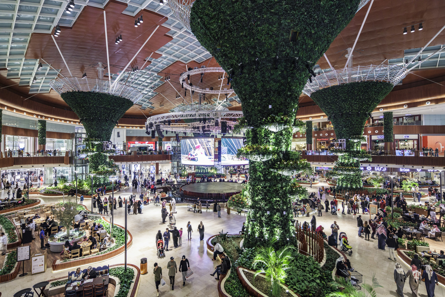 Shopping mall design with plants in Mongolia - iXtenso – retail trends