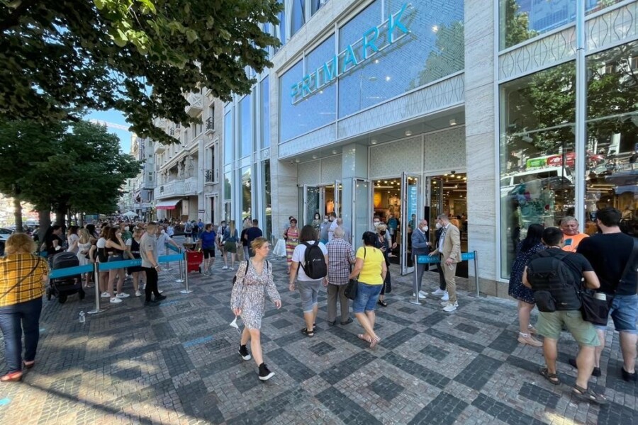 Primark Opening Flow Building Prague 40